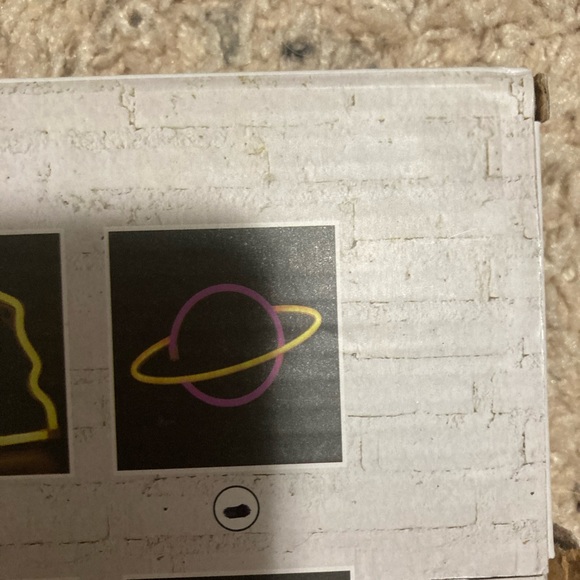 Green neon planet sign - Picture 3 of 4